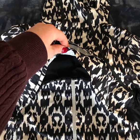 Lululemon Ikat Willpower Pullover Windbreaker - Picture 7 of 8